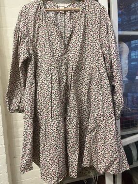 H&M Womens Floral Tiered Dress in White and Pink